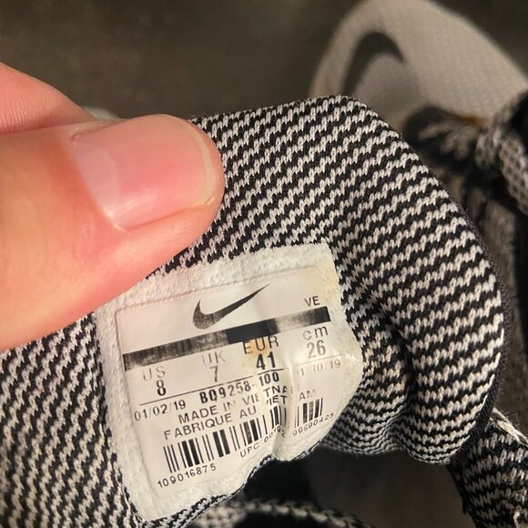 Nike Quest SE Running Shoes - Size 8 - Picture 8 of 10